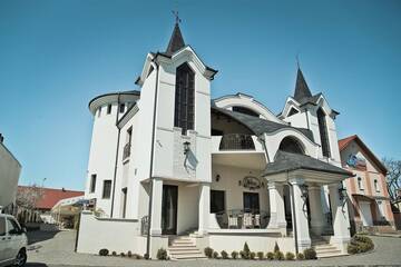 Фото Отель Hotel and Restaurant Velure г. Мукачево 1