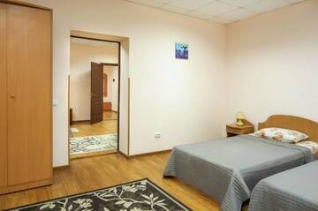 Фото номера Апартаменты с 2 спальнями Апартаменты Apartments Domovik on Valenberga 3 г. Мукачево 16