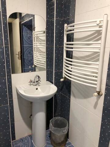 Фото номера Спальное место на двухъярусной кровати в общем номере для мужчин и женщин Отель Kontinent Hotel г. Мукачево 5