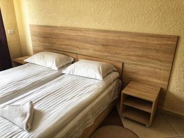 Фото номера Стандартный двухместный номер с 2 отдельными кроватями Отель Kontinent Hotel г. Мукачево 3