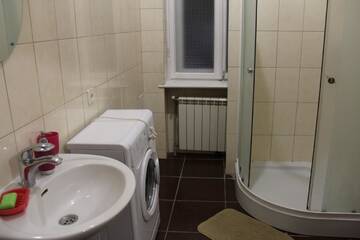 Фото номера Четырехместный номер Апартаменты Apartments Domovik ,Kirilla i Mefodiya, 5 г. Мукачево 11