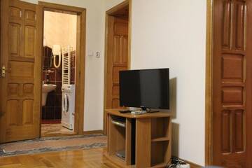 Фото номера Апартаменты с 2 спальнями Апартаменты Apartments Domovik ,Kirilla i Mefodiya, 5 г. Мукачево 28