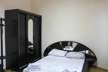 Фото номера Двухместный номер с 1 кроватью Апартаменты Apartments Domovik ,Kirilla i Mefodiya, 5 г. Мукачево 14