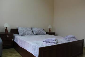 Фото номера Четырехместный номер Апартаменты Apartments Domovik ,Kirilla i Mefodiya, 5 г. Мукачево 13