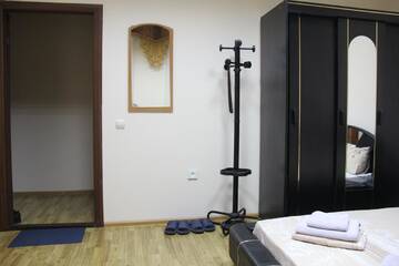 Фото номера Двухместный номер с 1 кроватью Апартаменты Apartments Domovik ,Kirilla i Mefodiya, 5 г. Мукачево 16