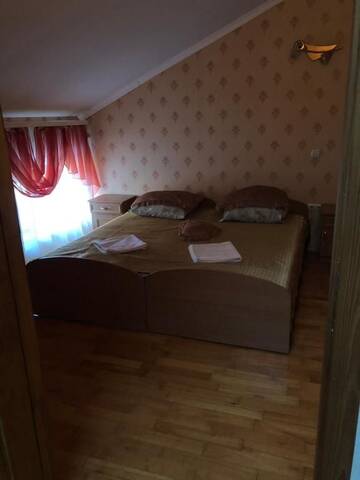 Фото номера Двухместный номер Делюкс с 1 кроватью и душем Отель Даніель г. Мукачево 4