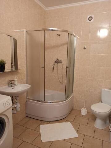 Фото номера Трехместный номер с балконом Апартаменты Elite Lux Apartment with balcony г. Мукачево 14
