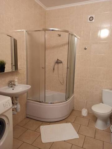 Фото номера Трехместный номер с балконом Апартаменты Elite Lux Apartment with balcony г. Мукачево 23